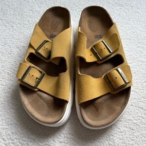 Birkenstock Papillio Arizona Chunky Platform women’s 9 EU 40 yellow leather